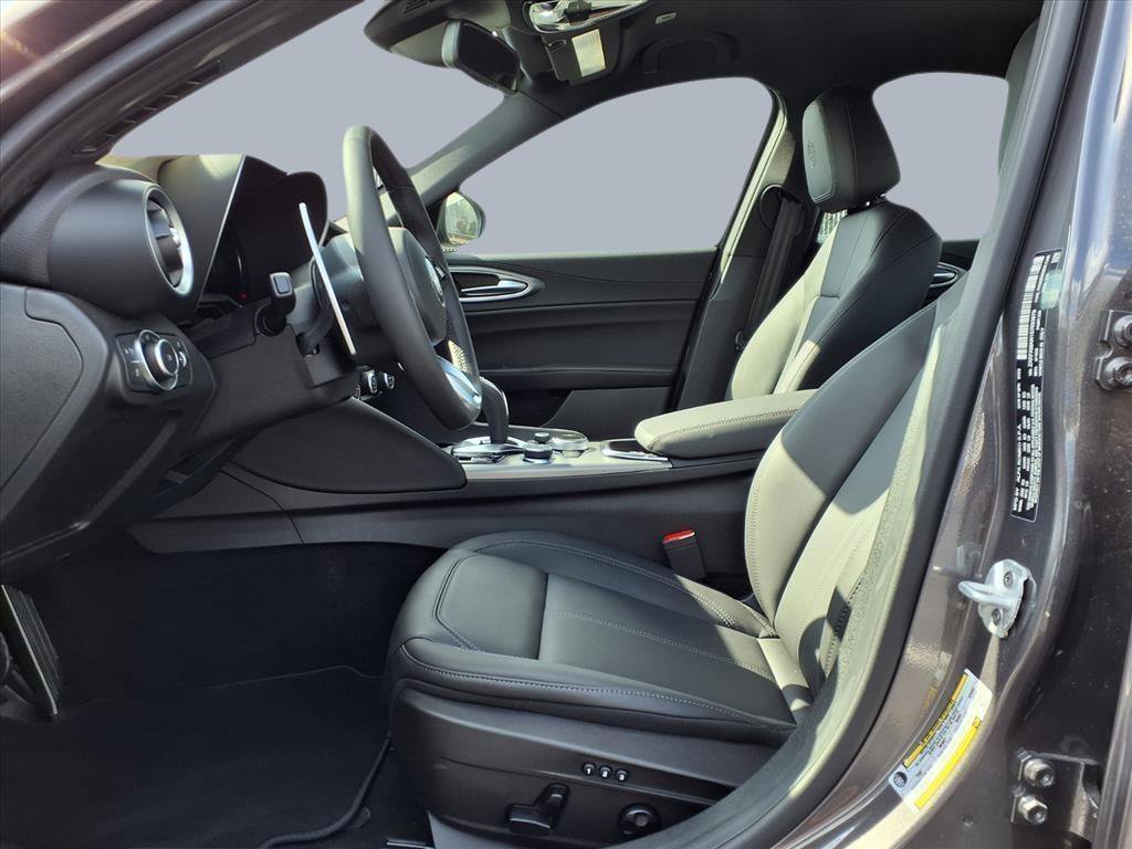 New 2025 Alfa Romeo Giulia image 9