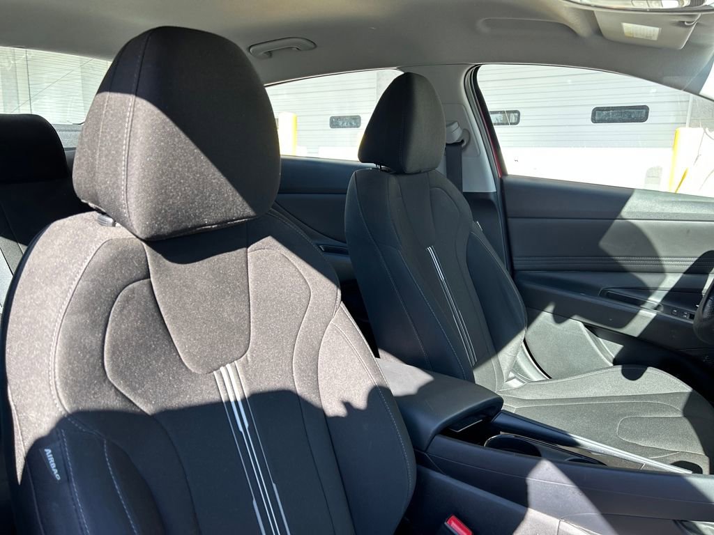 Used 2023 Hyundai Elantra SEL w/ Convenience Package image 14