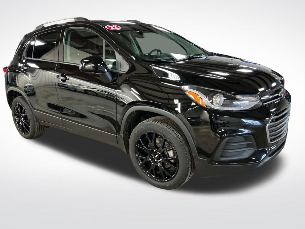 Used 2022 Chevrolet Trax LT w/ Midnight Edition AWD/4WD image 8