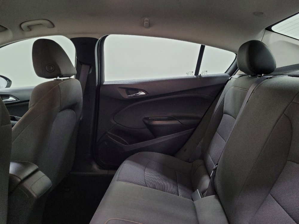 Used 2017 Chevrolet Cruze LS FWD image 18