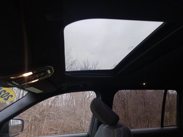 Used 2025 Jeep Grand Cherokee Laredo X w/ Luxury Tech Group I image 22