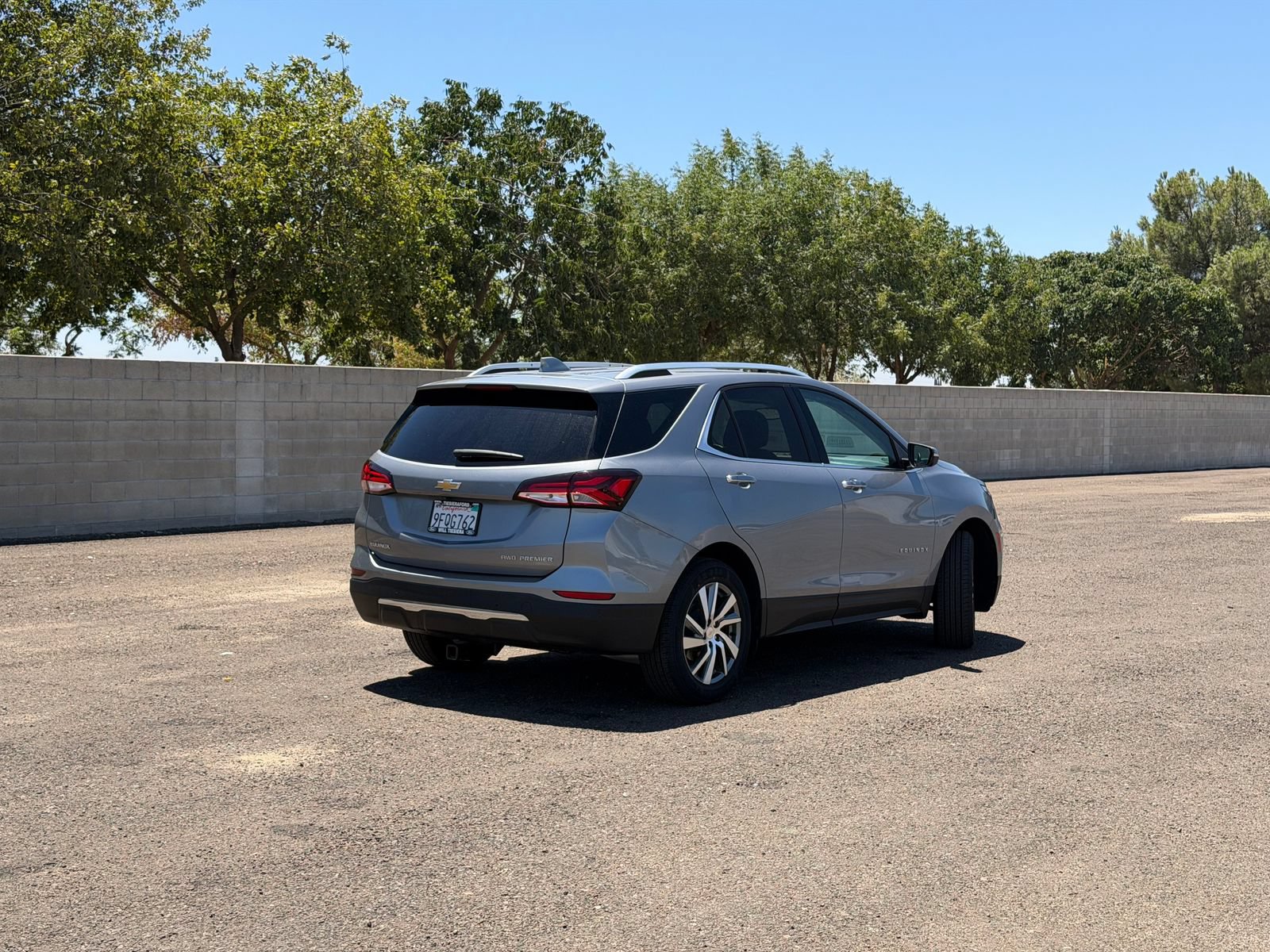 Used 2023 Chevrolet Equinox Premier AWD/4WD image 3