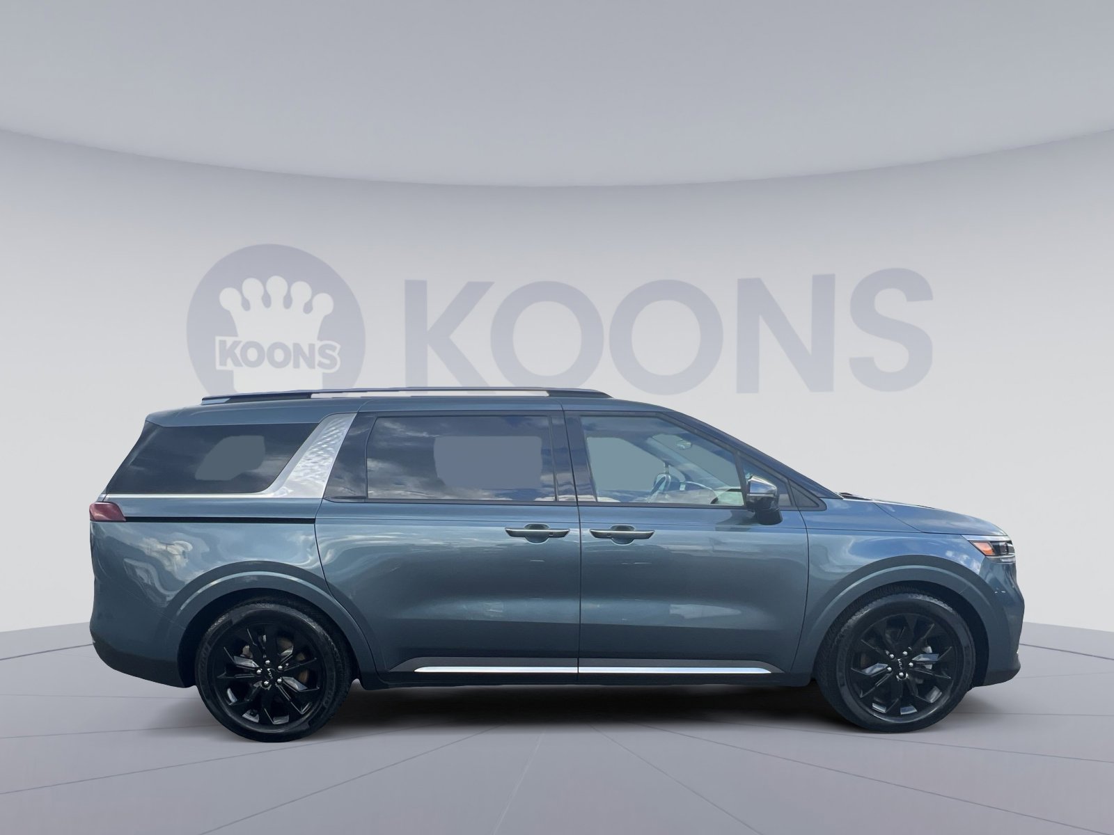 Used 2023 Kia Carnival SX Prestige image 8