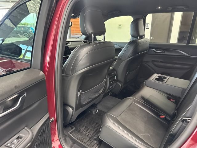 Used 2023 Jeep Grand Cherokee Altitude AWD/4WD image 22