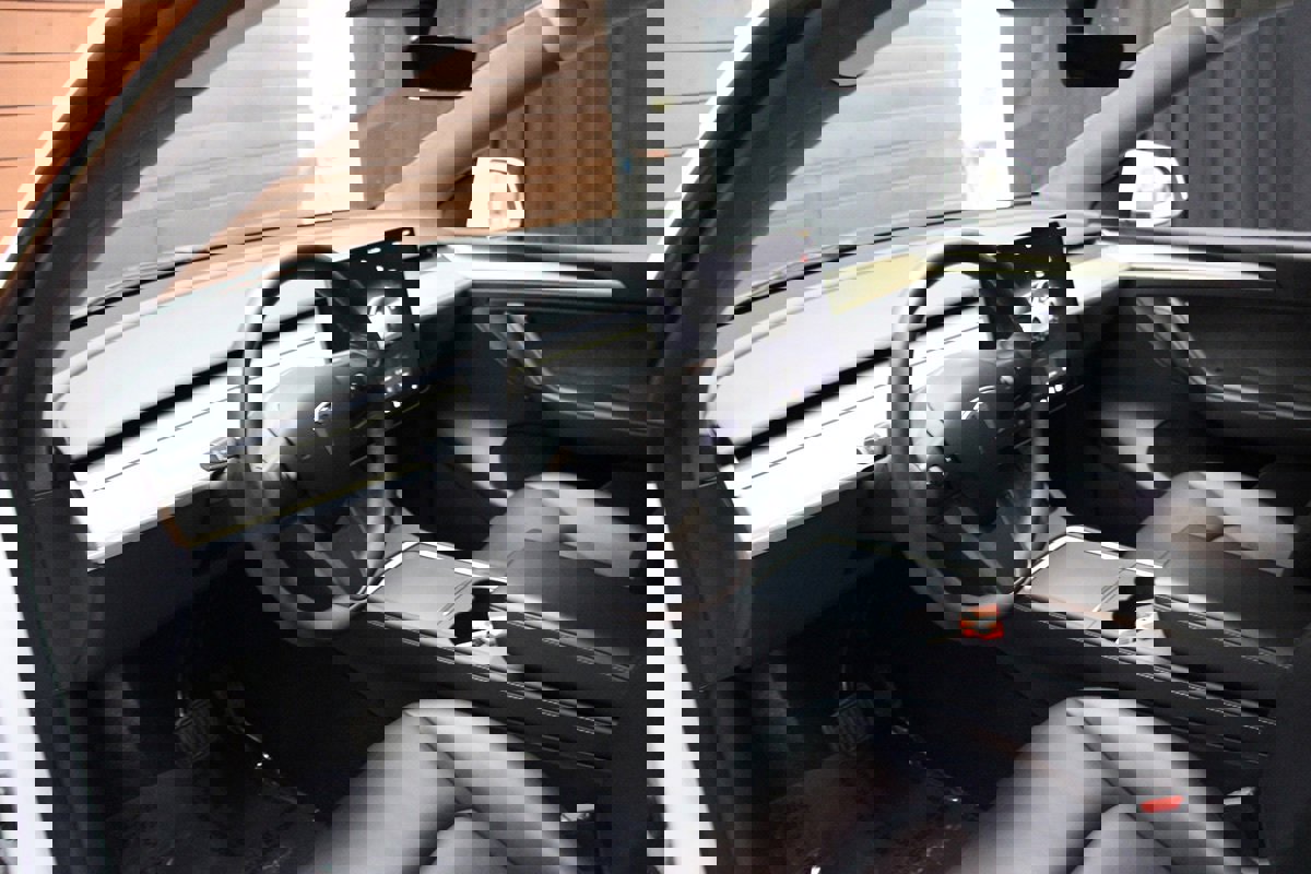 Used 2023 Tesla Model Y Long Range image 20