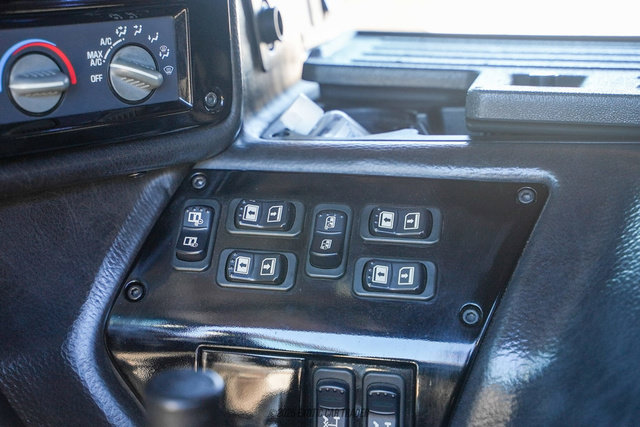 Used 2006 HUMMER H1 4-Door Wagon AWD/4WD image 36
