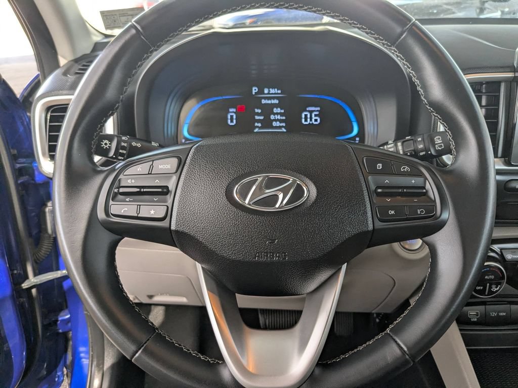Used 2025 Hyundai Venue SEL FWD image 16