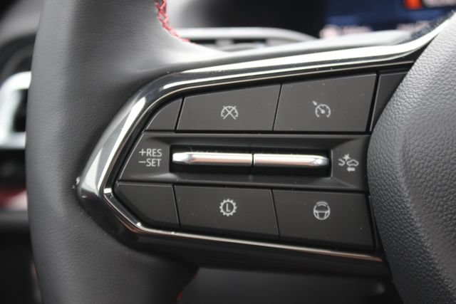 Used 2025 Chevrolet Traverse RS AWD/4WD image 13