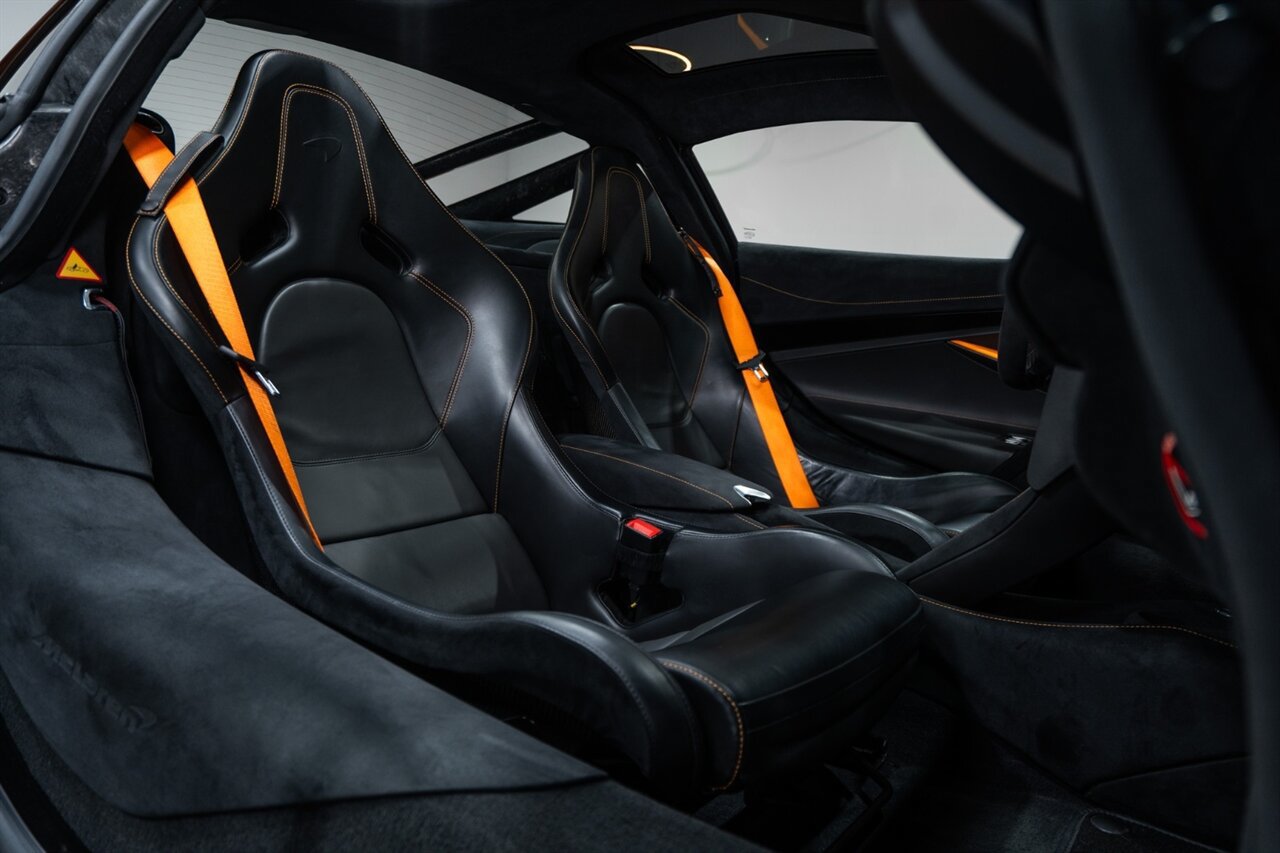 Used 2019 McLaren 720S Performance RWD image 28