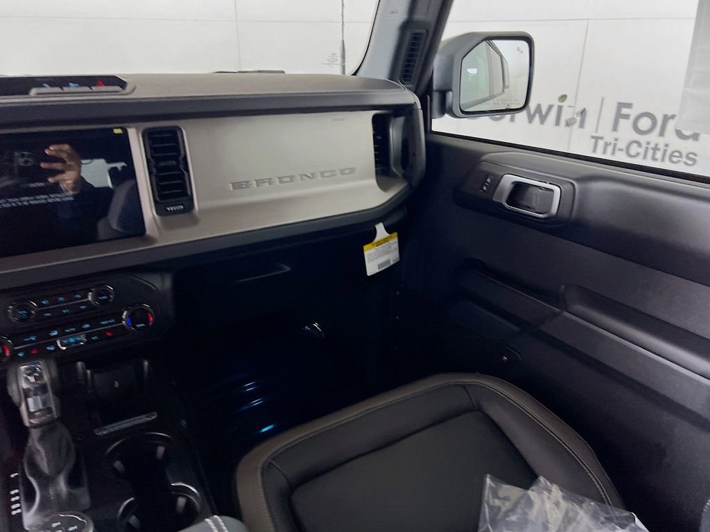 New 2025 Ford Bronco Outer Banks image 27