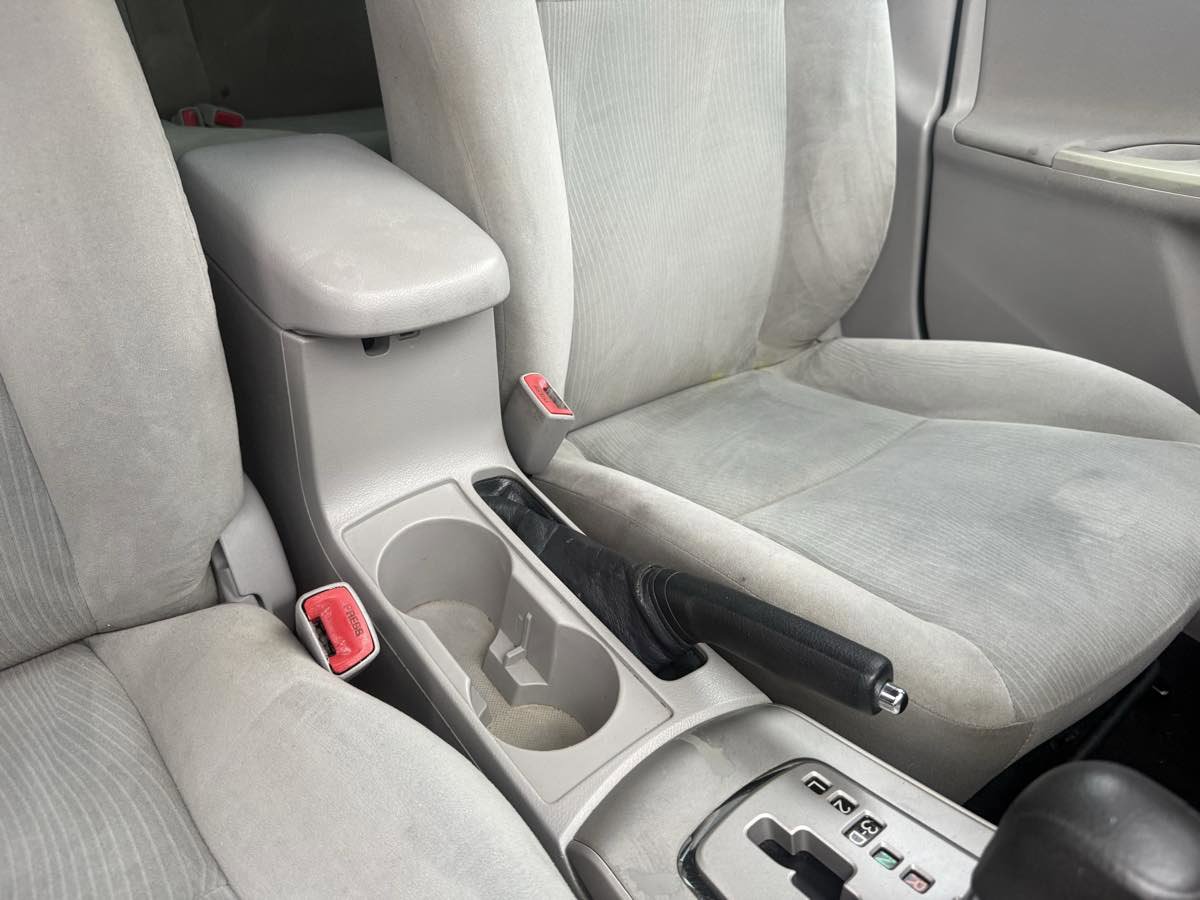 Used 2012 Toyota Corolla LE image 40