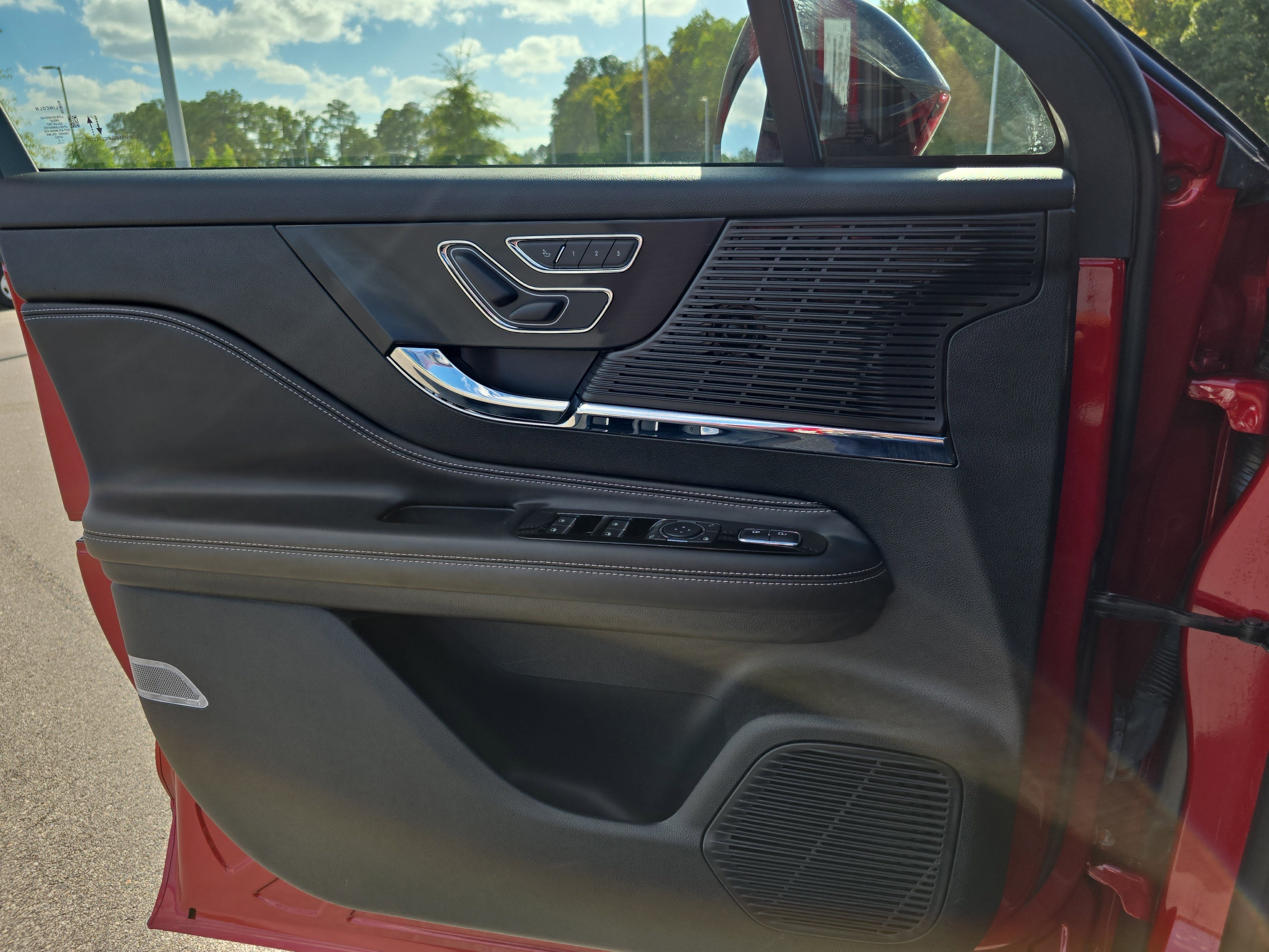 Certified 2022 Lincoln Corsair AWD w/ Equipment Group 101A image 26