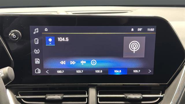 Used 2025 Chevrolet Trax LT FWD image 14