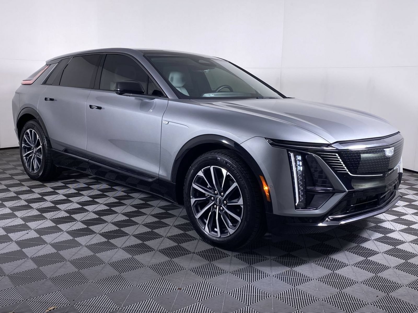 Certified 2024 Cadillac Lyriq Sport AWD/4WD image 21