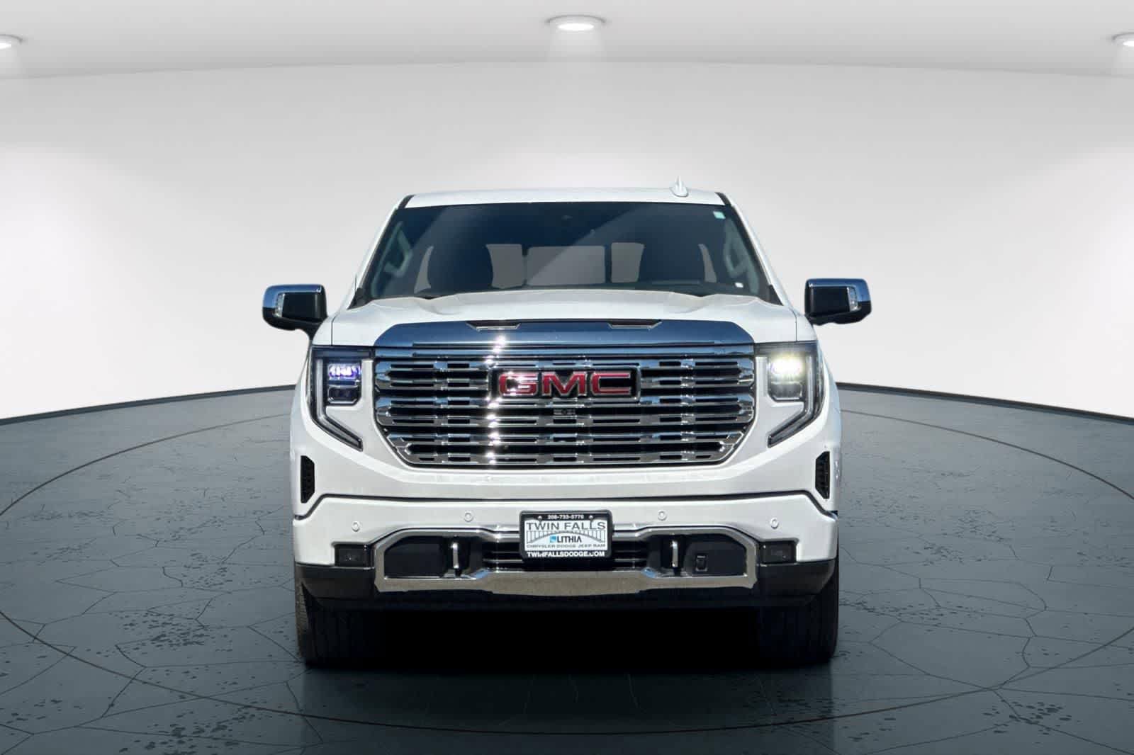 Used 2025 GMC Sierra 1500 Denali w/ Denali Reserve Package AWD/4WD image 10