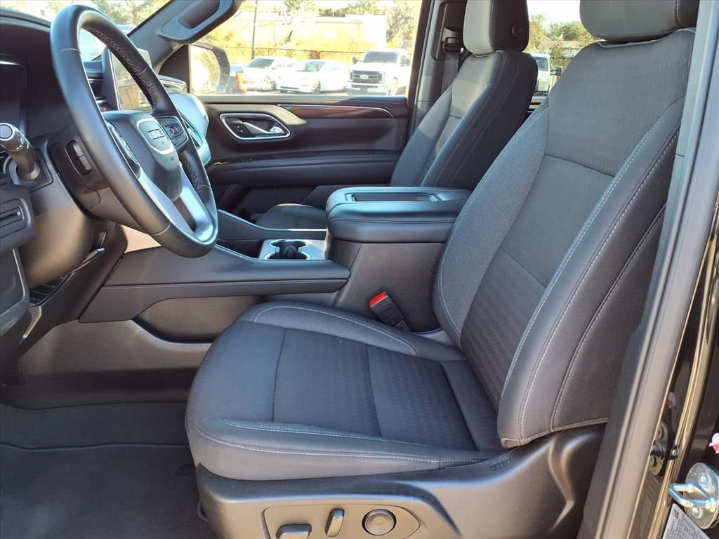 Used 2024 GMC Yukon XL SLE image 25