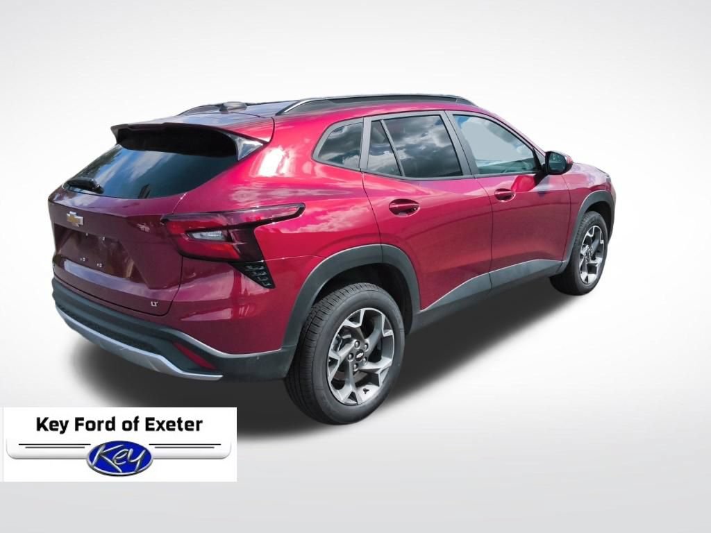 Used 2025 Chevrolet Trax LT FWD image 11