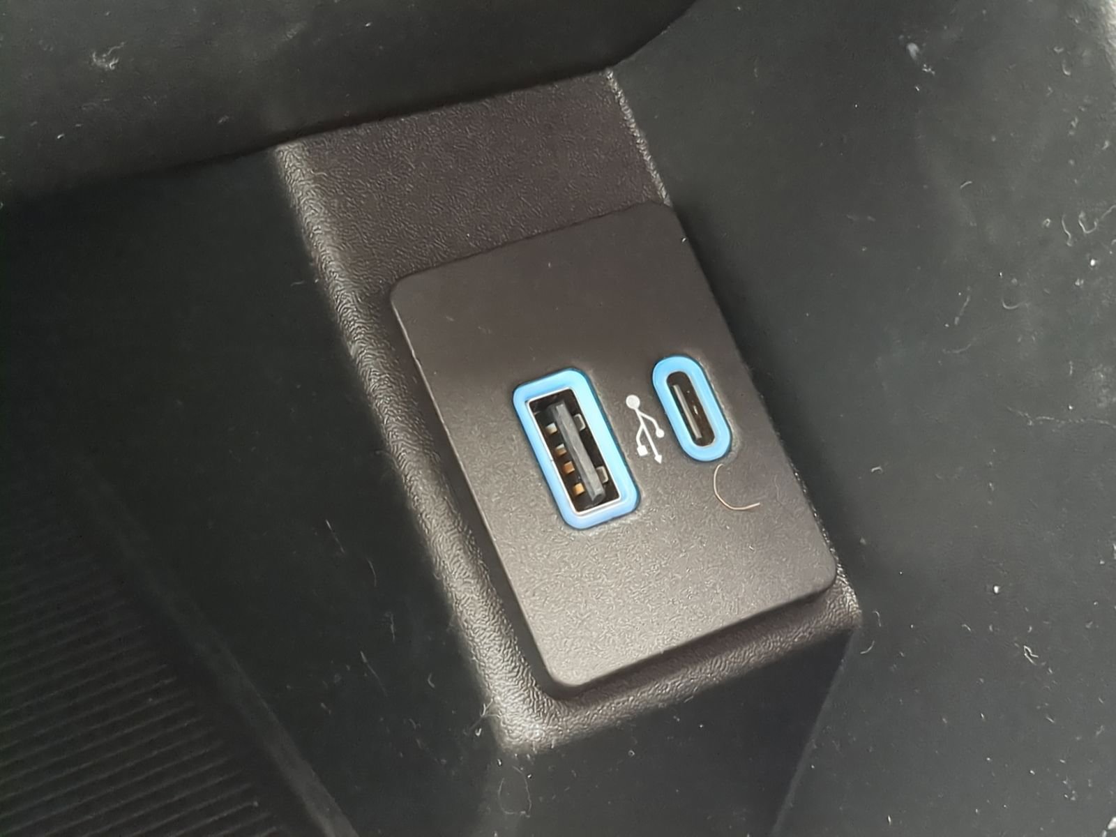 Used 2023 Ford Edge SEL image 32