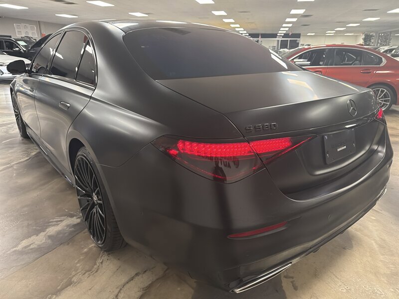 Used 2022 Mercedes-Benz S 580 4MATIC Sedan w/ AMG Line Package image 8