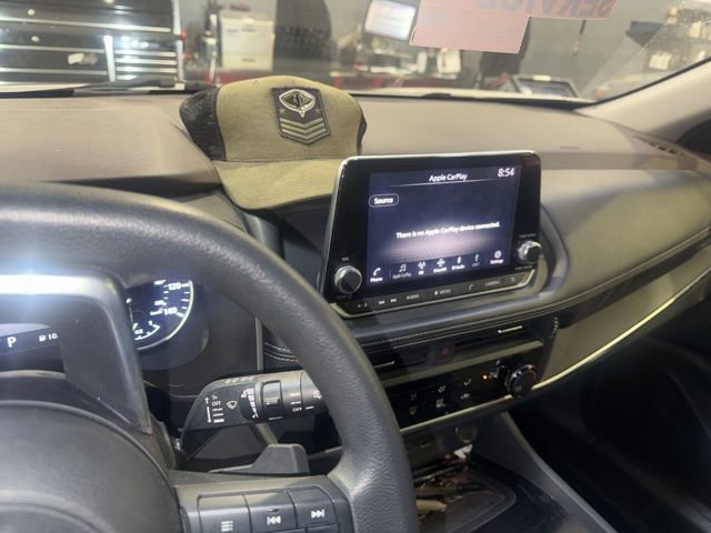Used 2021 Nissan Rogue S FWD image 11