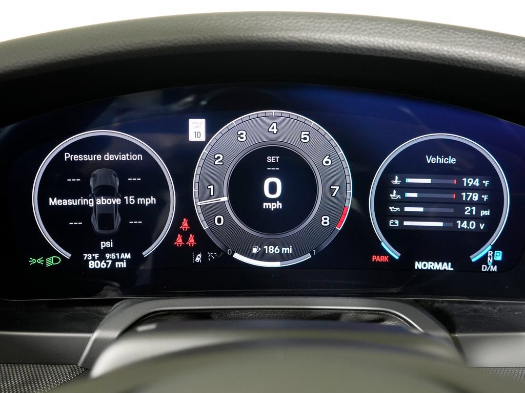 Certified 2025 Porsche 911 Carrera RWD image 32