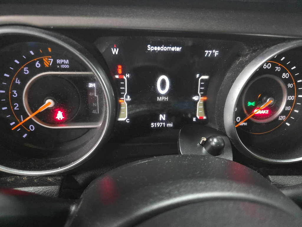Certified 2018 Jeep Wrangler Unlimited Sahara w/ Cold Weather Group AWD/4WD image 38