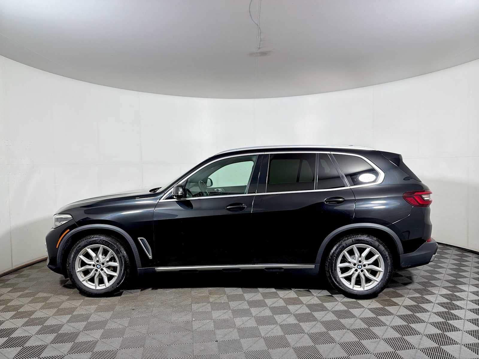 Used 2021 BMW X5 xDrive40i w/ Convenience Package AWD/4WD image 4