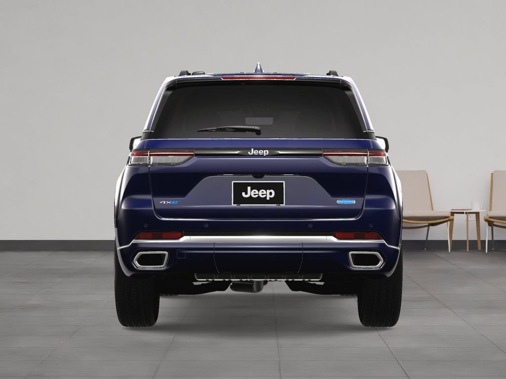 New 2024 Jeep Grand Cherokee Overland w/ Advanced Protech Group III AWD/4WD image 11