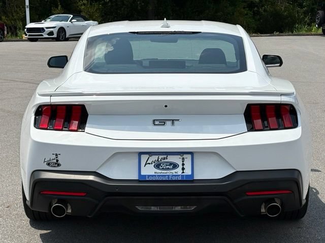Used 2025 Ford Mustang GT RWD image 4