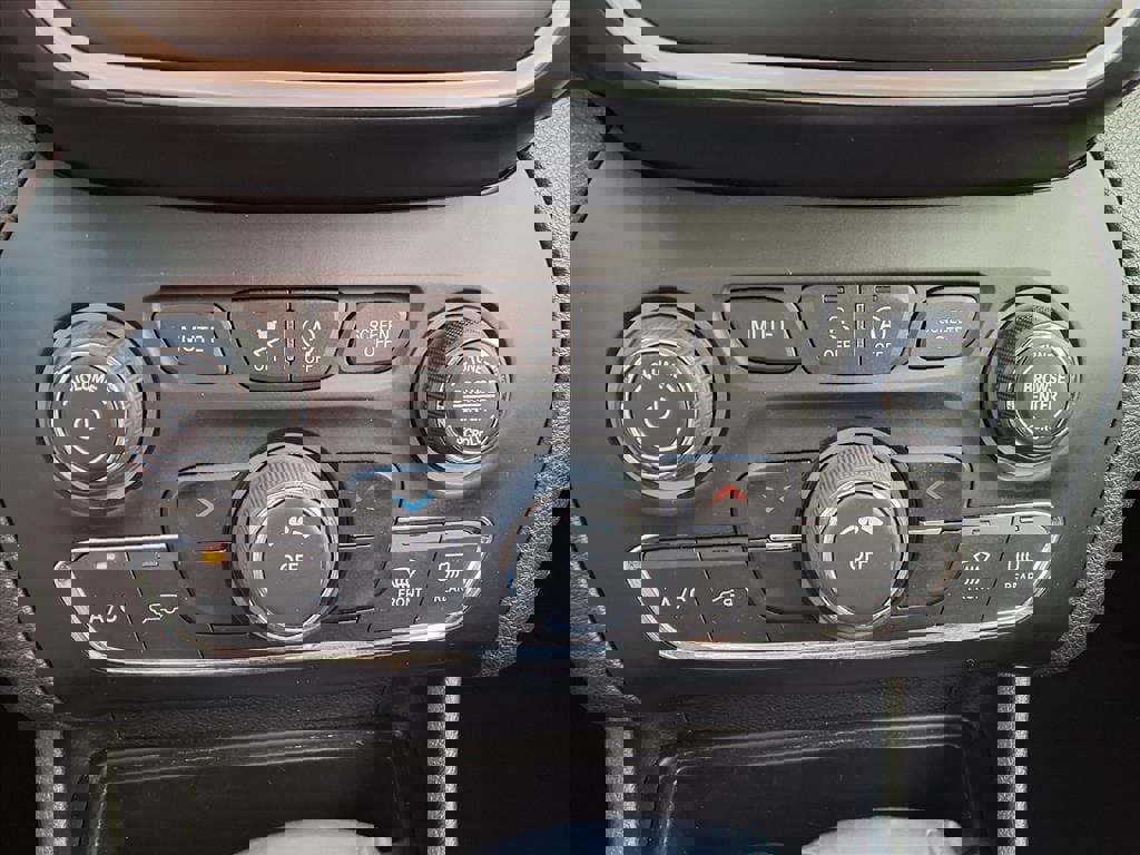 Used 2019 Jeep Cherokee Latitude Plus image 23