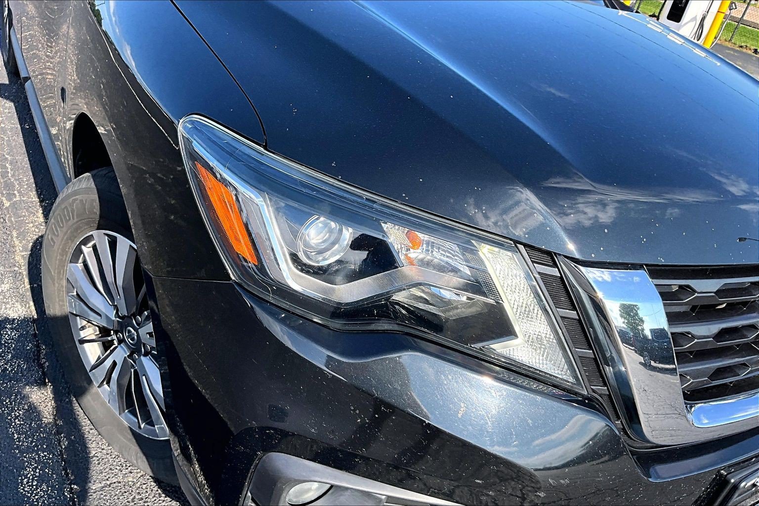 Used 2020 Nissan Pathfinder SV FWD image 27