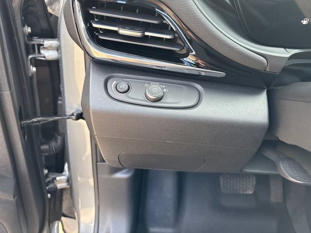 Used 2025 Buick Envista Avenir FWD image 36