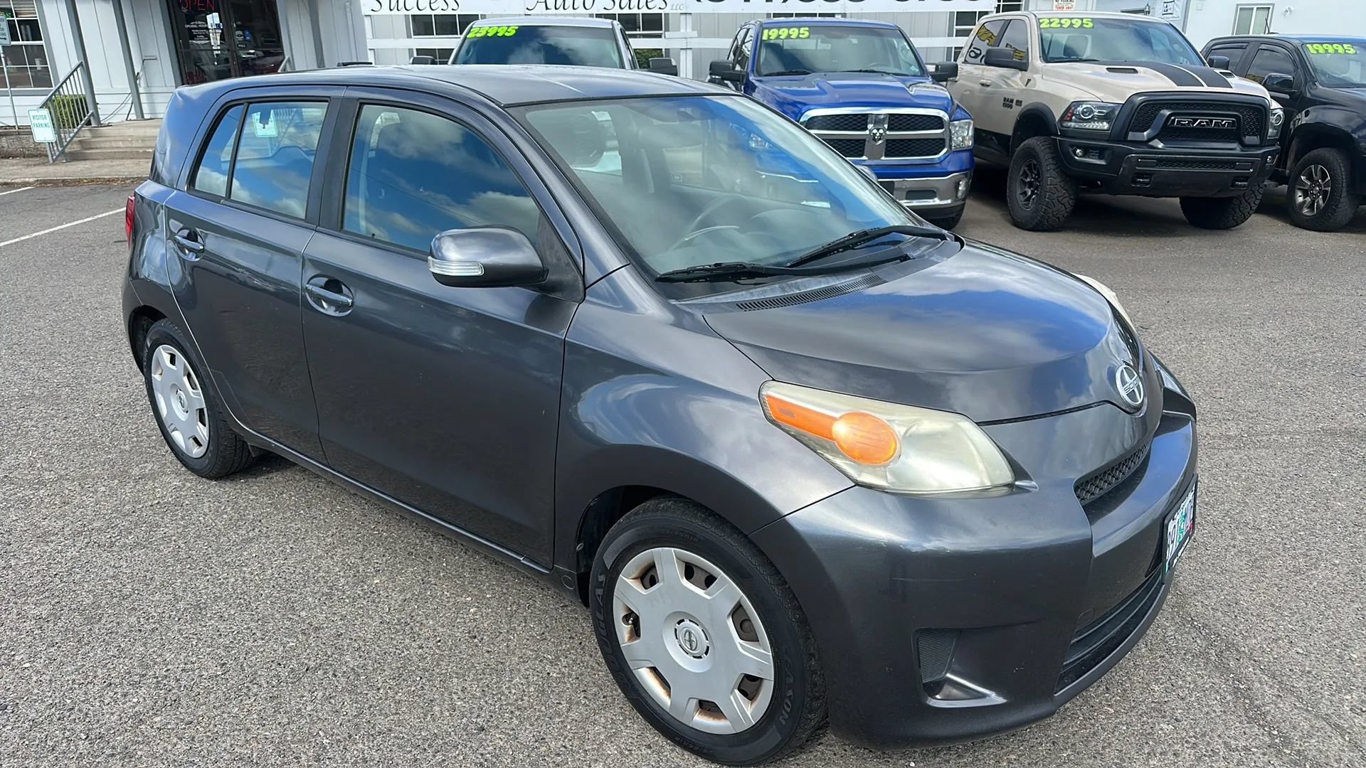 Used 2011 Scion xD FWD image 2