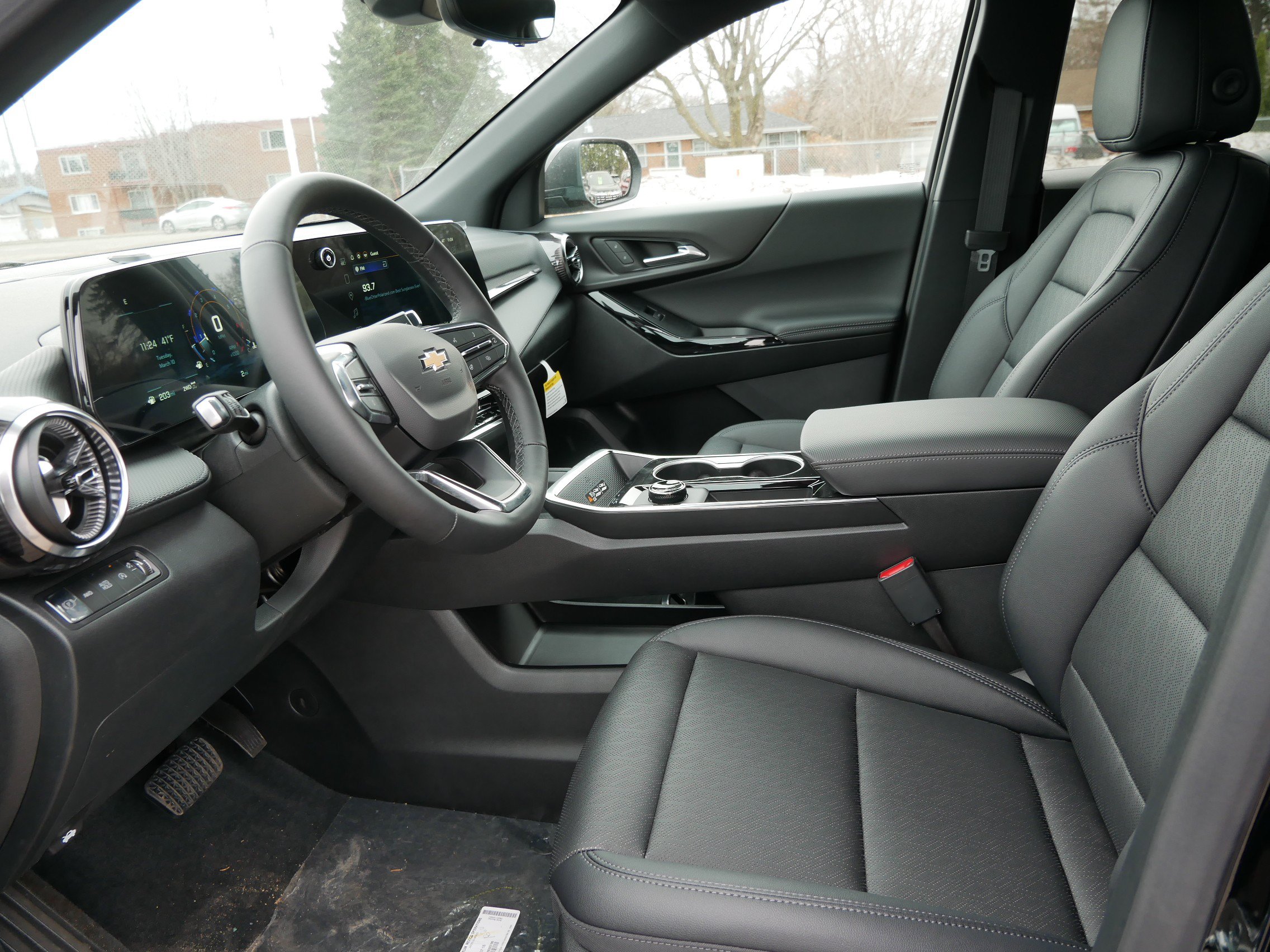 New 2026 Chevrolet Equinox LT w/ Convenience Package II AWD/4WD image 4