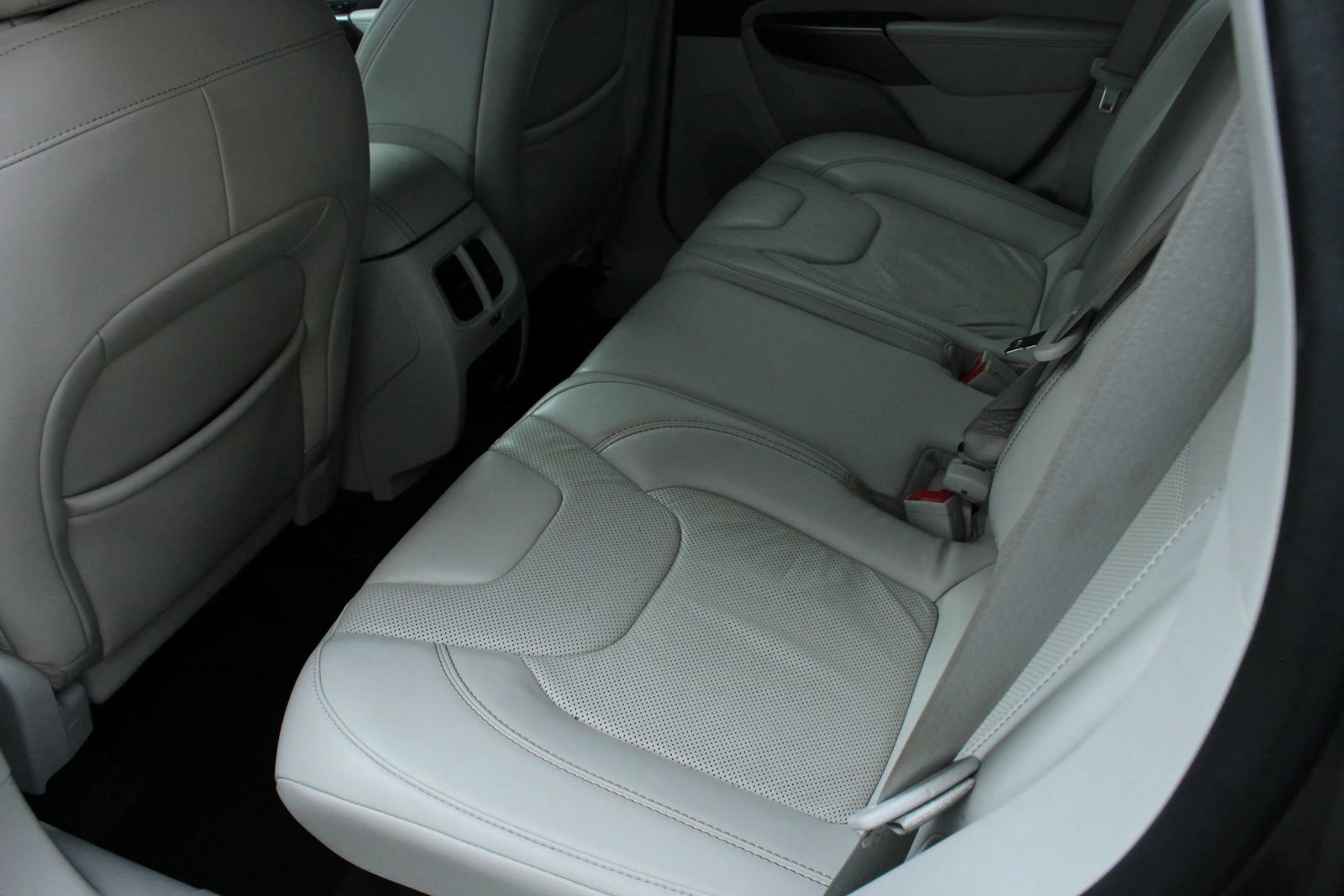 Used 2020 Jeep Cherokee Limited FWD image 20