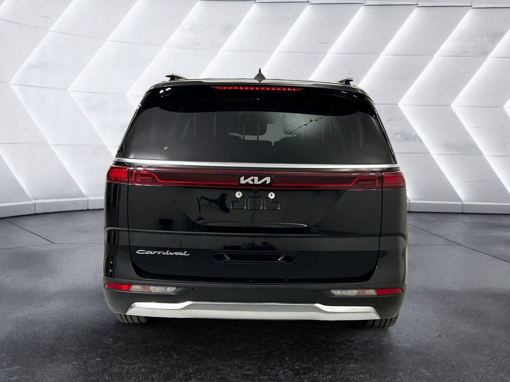 Used 2022 Kia Carnival SX Prestige image 5