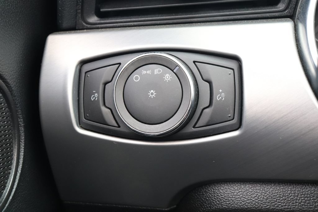 Used 2023 Ford Mustang Convertible RWD image 27