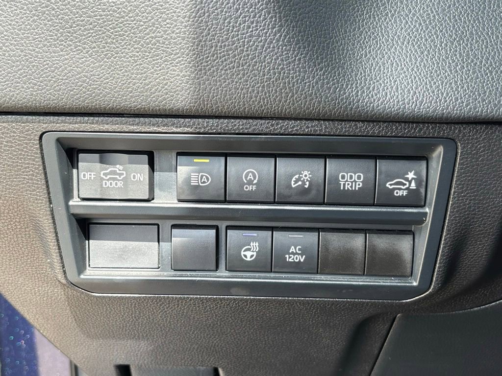 Used 2024 Toyota Tundra Limited AWD/4WD image 27
