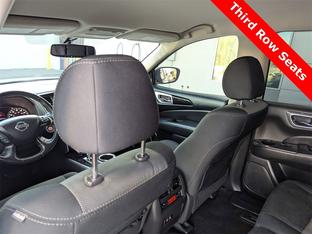 Used 2020 Nissan Pathfinder SV image 15