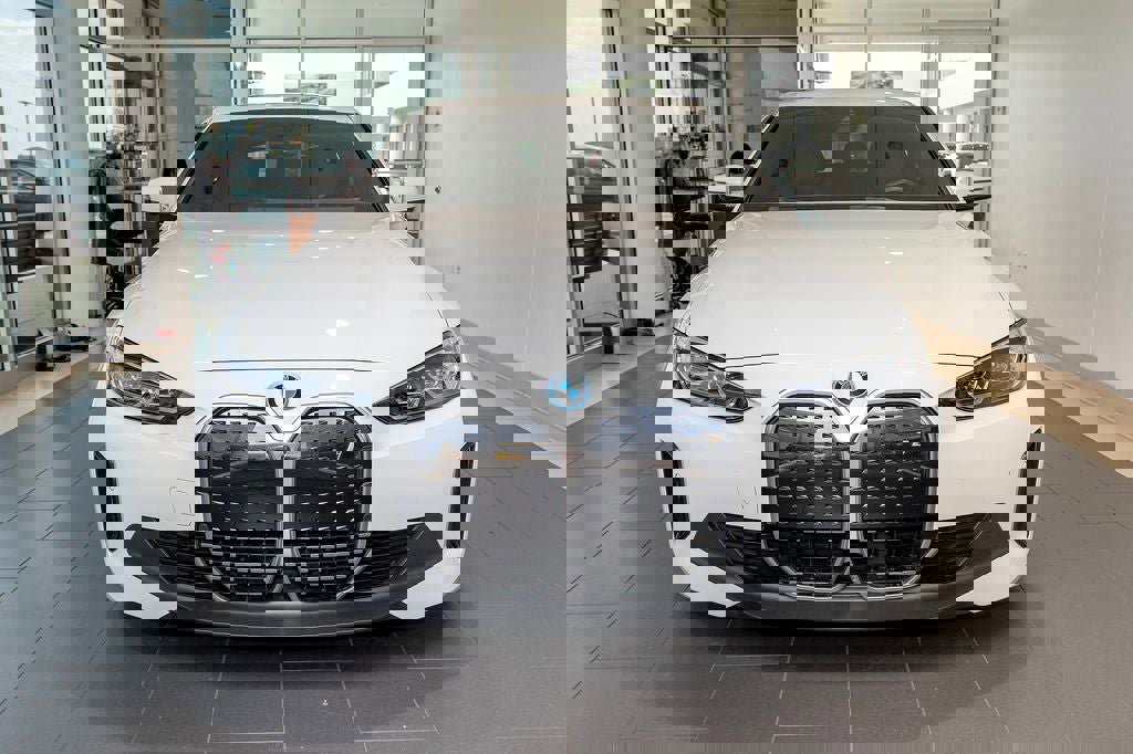 Used 2023 BMW i4 eDrive40 w/ Premium Package RWD image 12