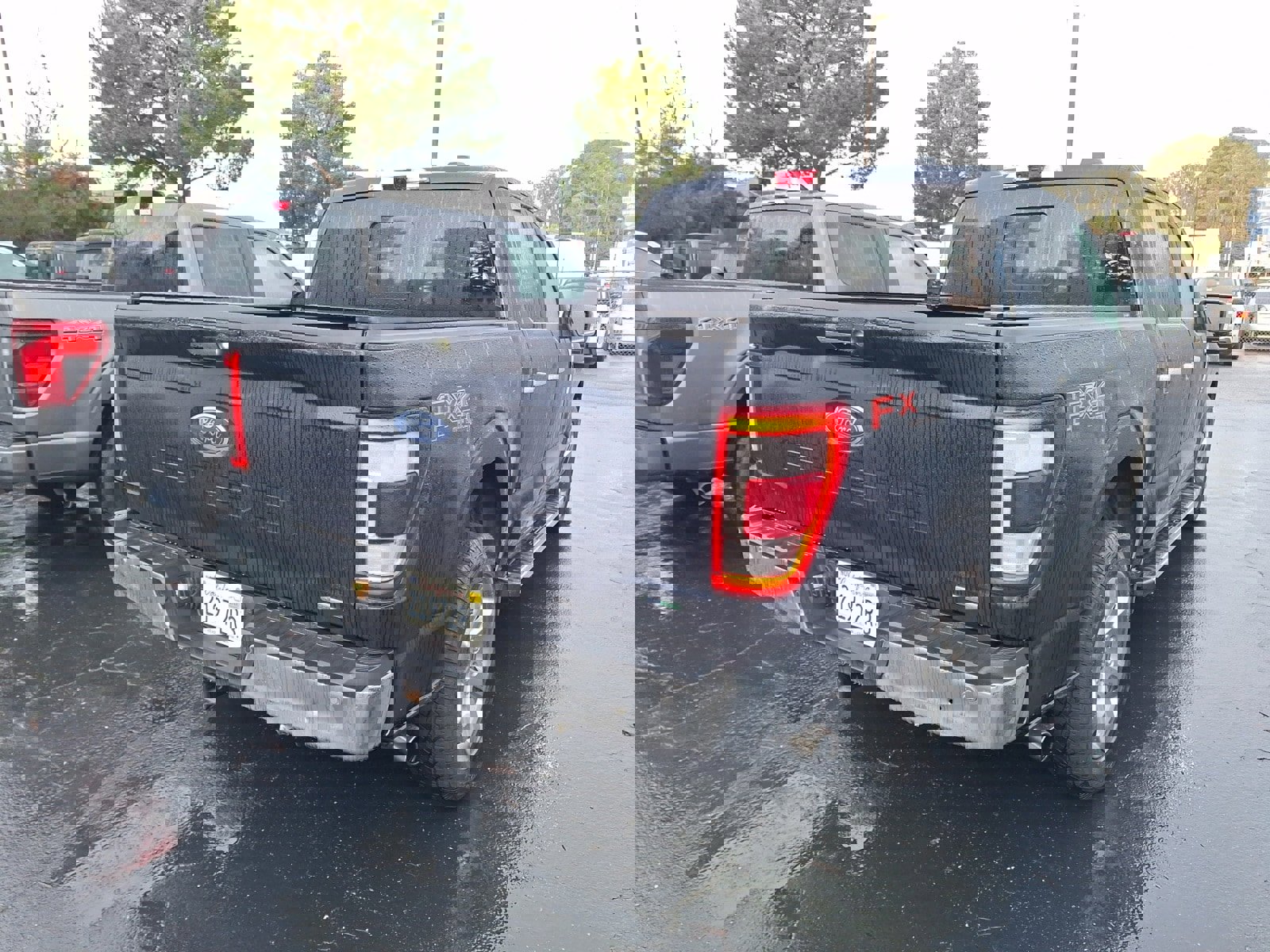 Used 2022 Ford F150 Lariat w/ Max Trailer Tow Package image 5