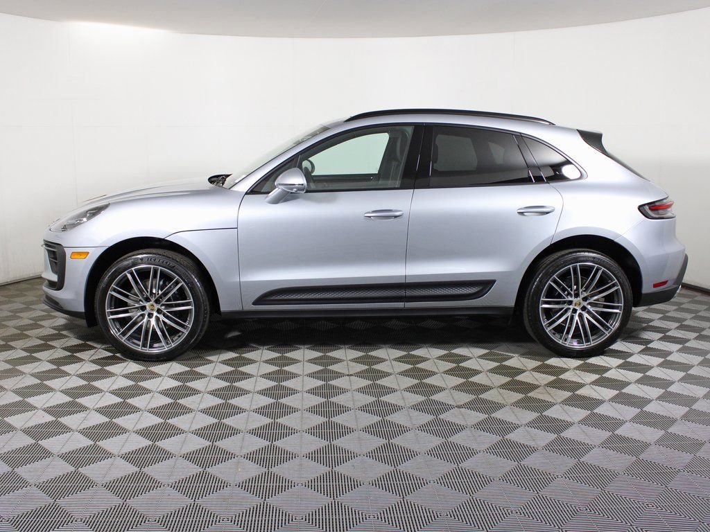 Certified 2026 Porsche Macan AWD/4WD image 2