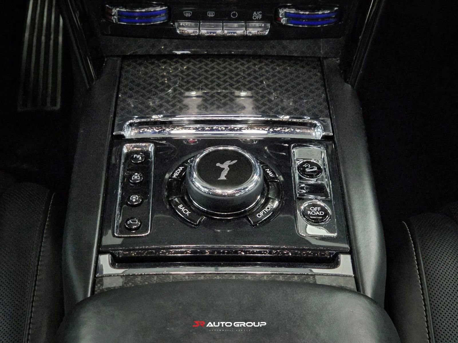 Used 2020 Rolls-Royce Cullinan Black Badge image 20