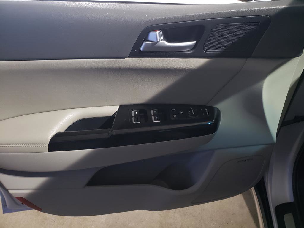 Used 2019 Kia Sportage SX image 11