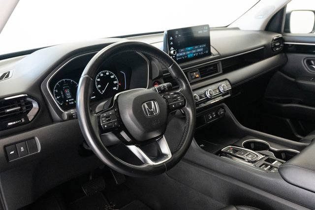 Used 2023 Honda Pilot Touring image 3