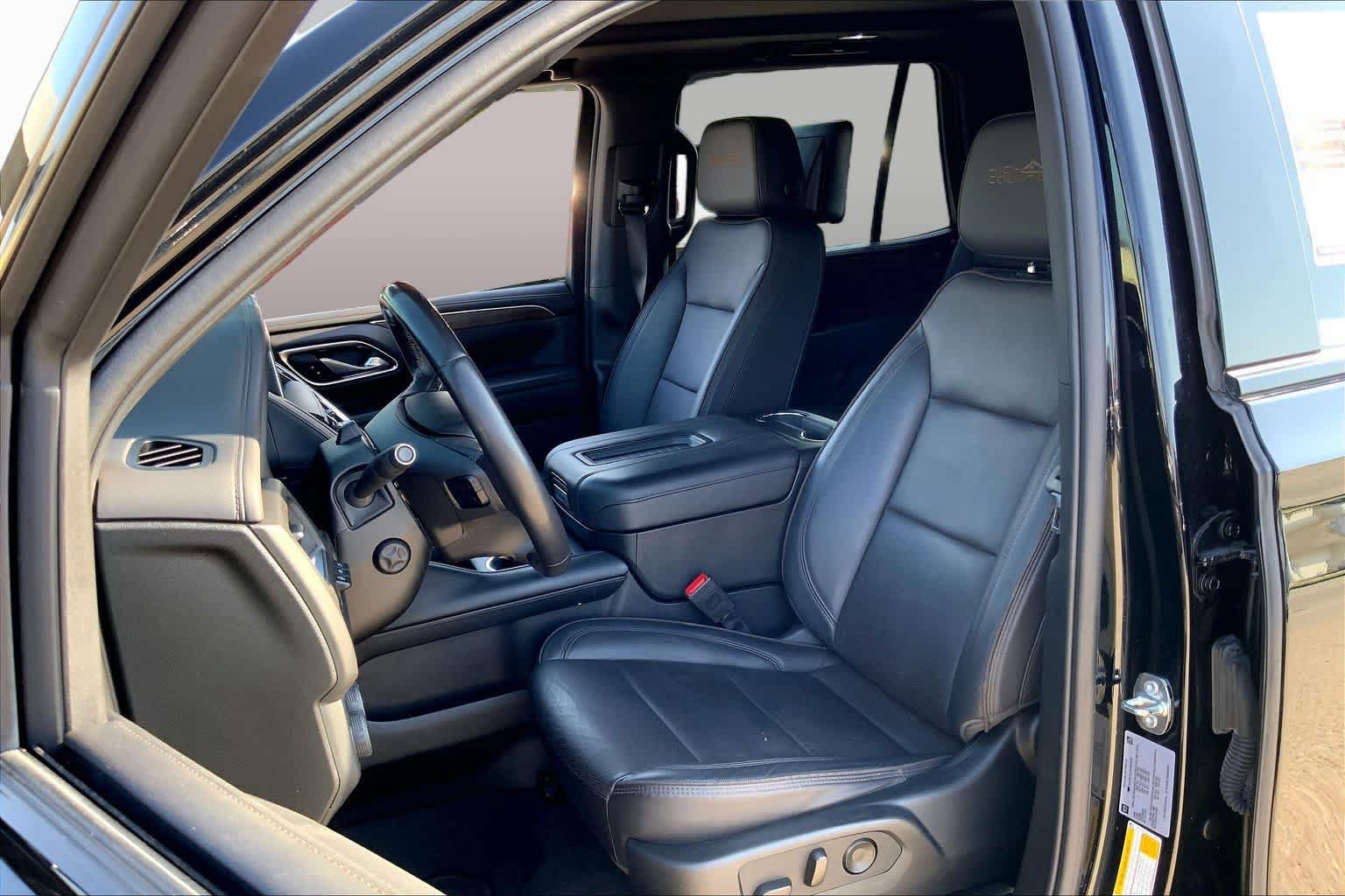 Used 2023 Chevrolet Tahoe High Country w/ Advanced Technology Package AWD/4WD image 8