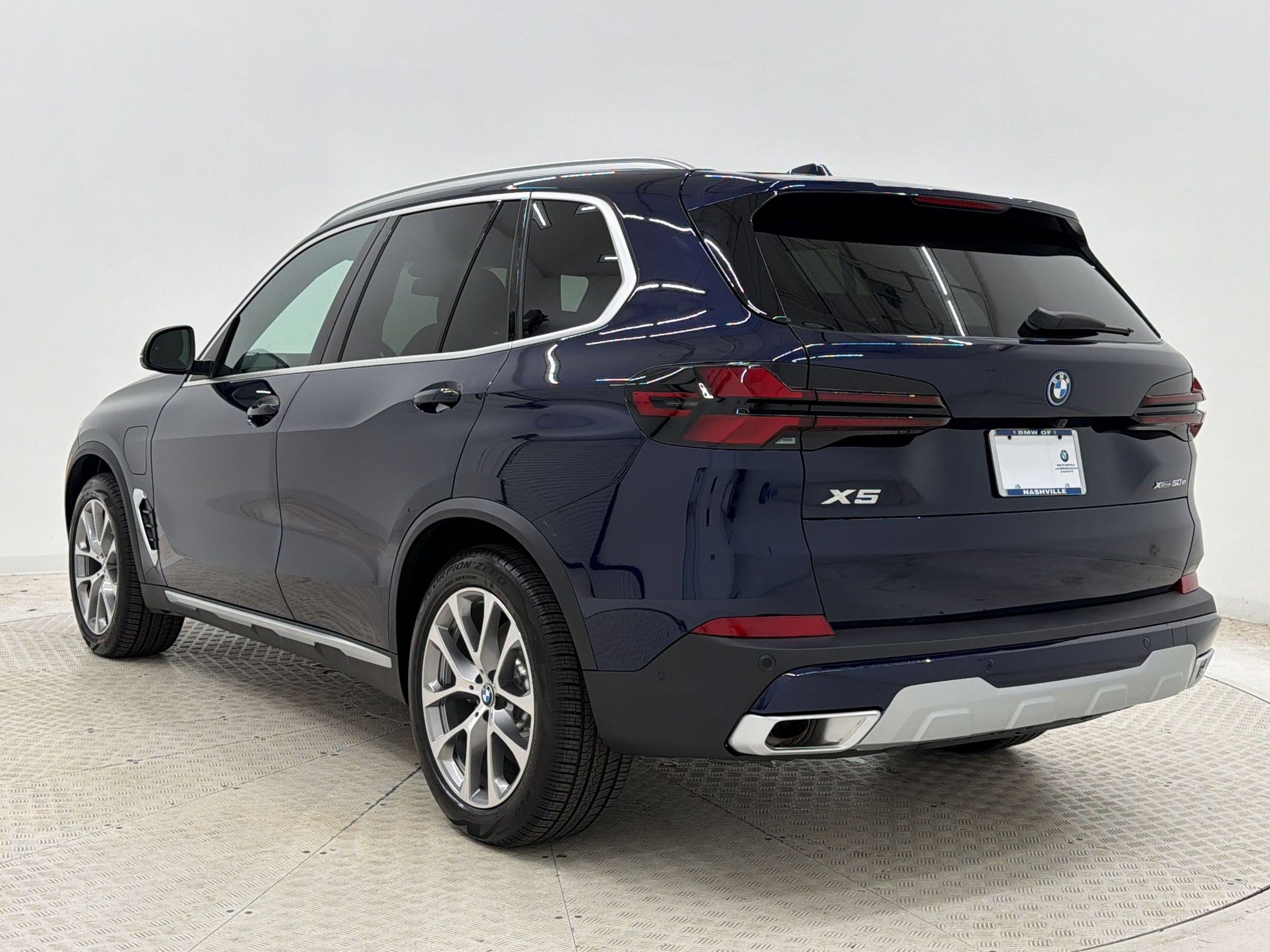 New 2026 BMW X5 xDrive50e AWD/4WD image 3