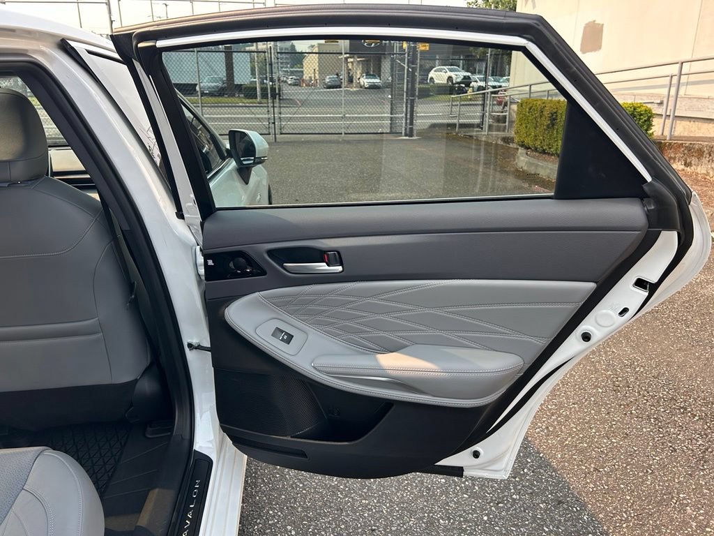Certified 2021 Toyota Avalon Limited w/ Advanced Safety Package FWD image 13
