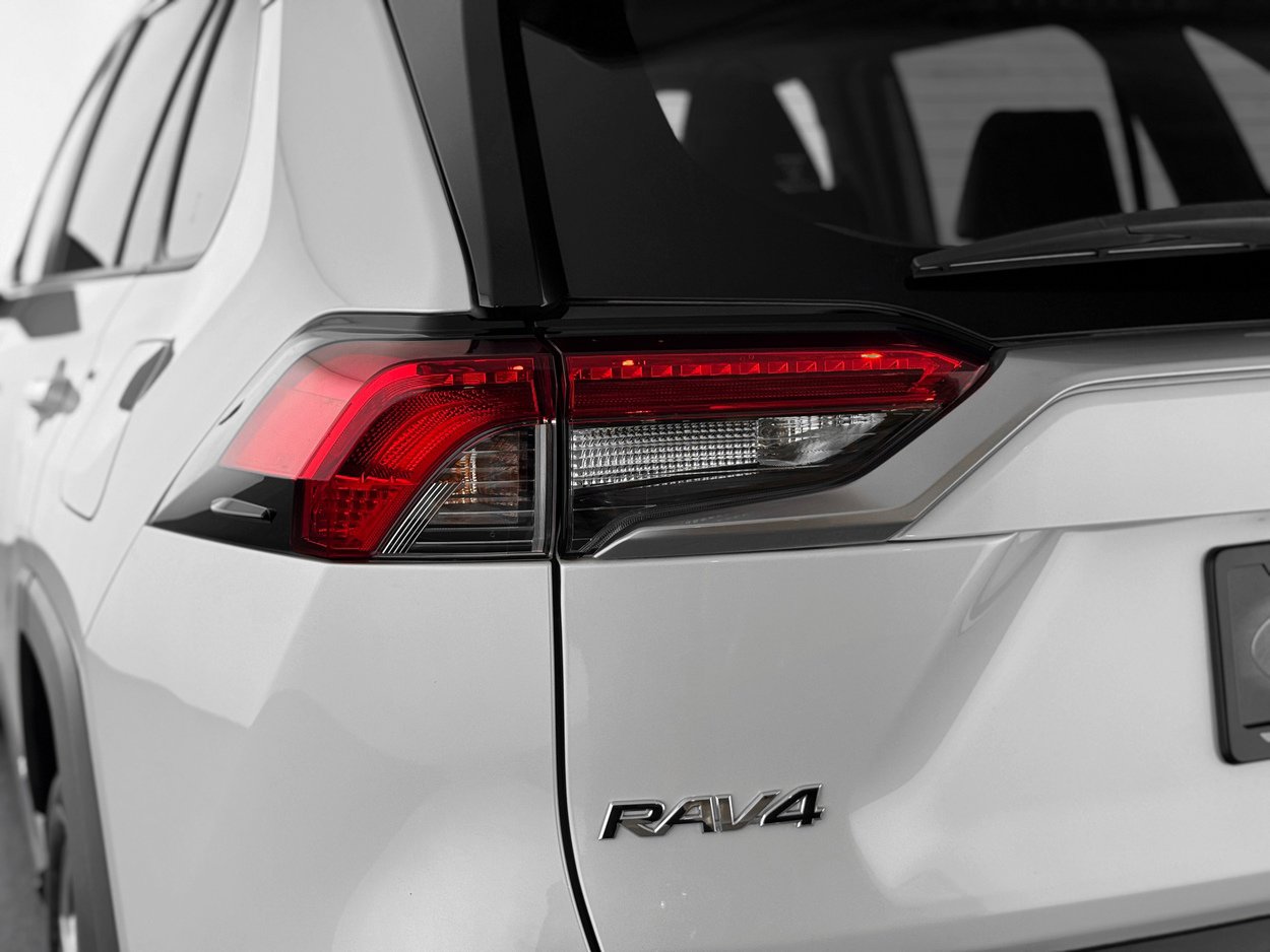 Used 2020 Toyota RAV4 Limited image 48