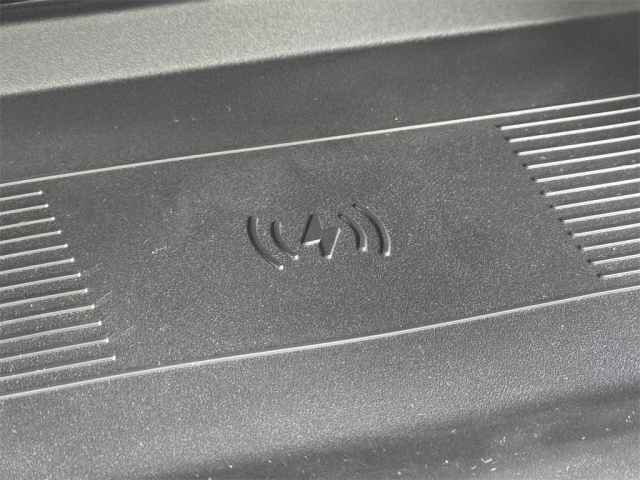 New 2025 Land Rover Discovery Sport S image 9